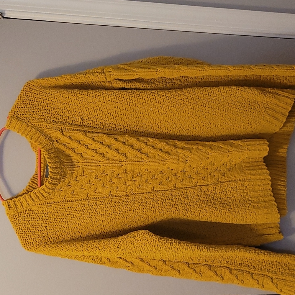 Primark Large Mustard Yellow Sweater with center cable knit design